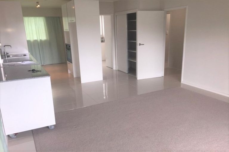 Photo of property in 1/200 Chivalry Road, Glenfield, Auckland, 0629