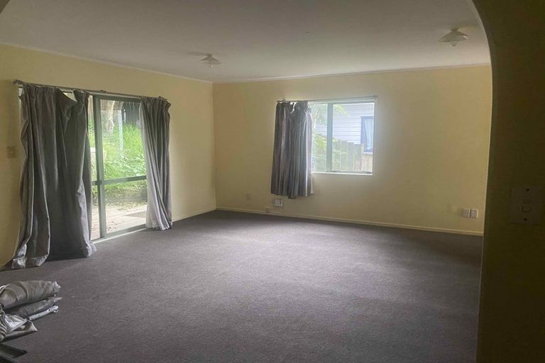 Photo of property in 4/8 Eulogy Place, Randwick Park, Auckland, 2105
