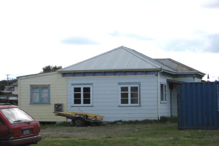 Photo of property in 10 Arawa Place, Castlecliff, Whanganui, 4501