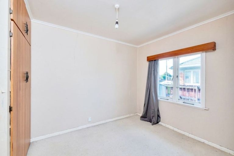 Photo of property in 1/5 Cameron Street, Papakura, 2110