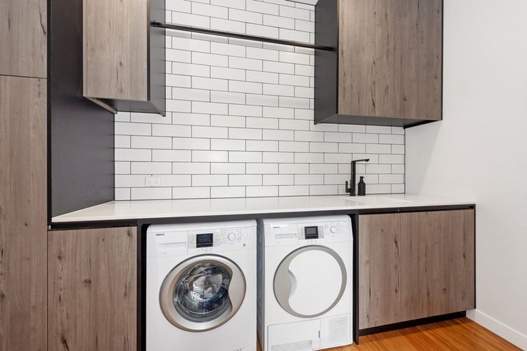 Photo of property in 12 Jellicoe Drive, Hamilton East, Hamilton, 3216