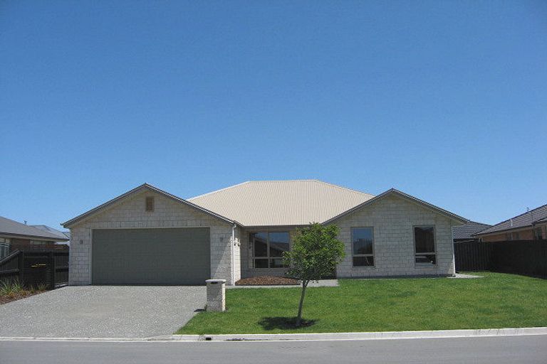 Photo of property in 6 Papaumu Green, Parklands, Christchurch, 8083