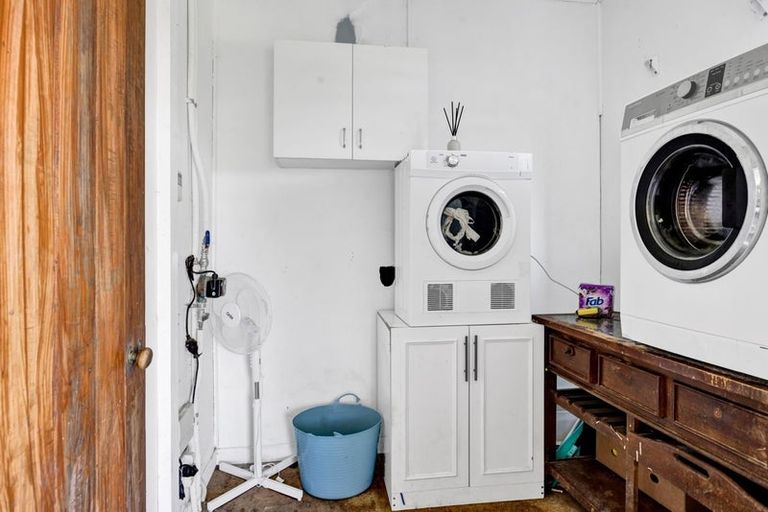 Photo of property in 18 Cumming Street, Okato, 4335