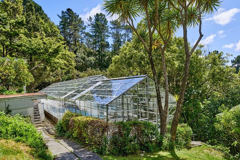 Photo of property in 570 Stokes Valley Road, Stokes Valley, Lower Hutt, 5019