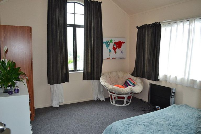 Photo of property in 95 Seaview Road, Glenfield, Auckland, 0629