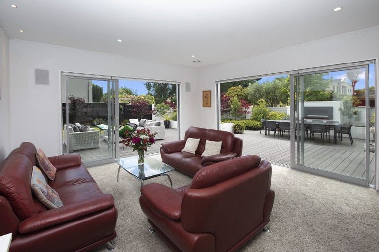 Photo of property in 2 Matisse Place, Burnside, Christchurch, 8053