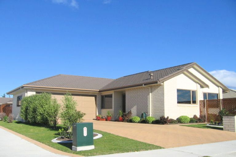 Photo of property in 4 Blythfield Place, Taradale, Napier, 4112