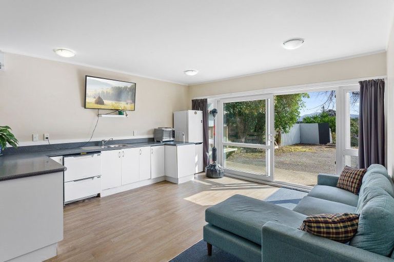 Photo of property in 9 Moana Road, Paraparaumu, 5032
