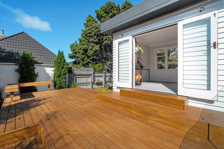 Photo of property in 544 Broadway, Strathmore Park, Wellington, 6022