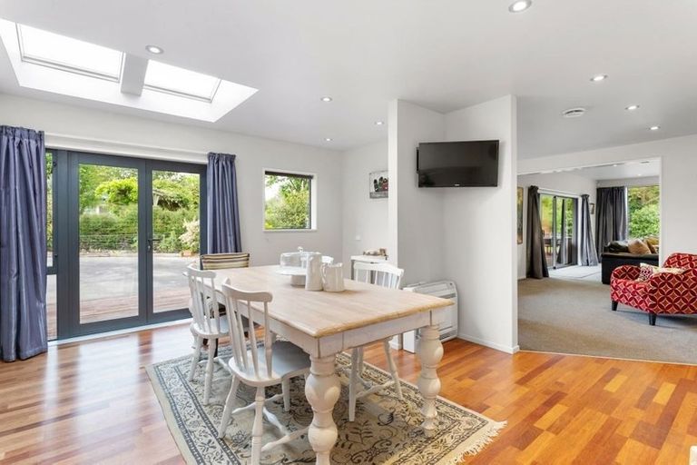 Photo of property in 18 Selkirk Place, Marshland, Christchurch, 8051