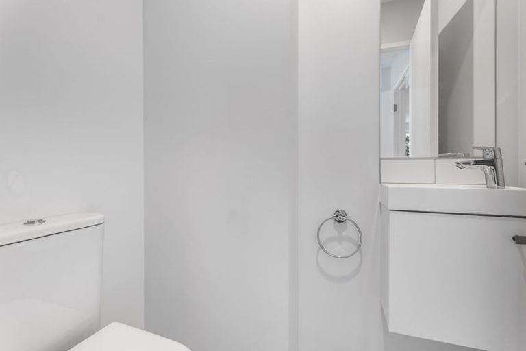 Photo of property in 12a Rene Place, Sunnyhills, Auckland, 2010