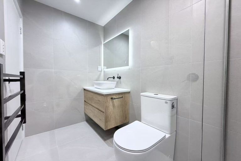 Photo of property in 9a Tangelo Place, Bucklands Beach, Auckland, 2012