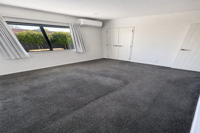 Photo of property in 1/4 Paul Place, Pakuranga, Auckland, 2010