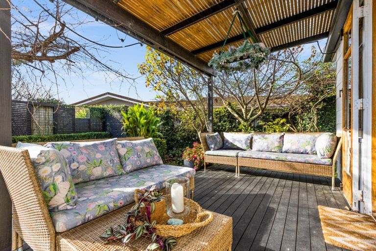 Photo of property in 90 Tait Drive, Greenmeadows, Napier, 4112