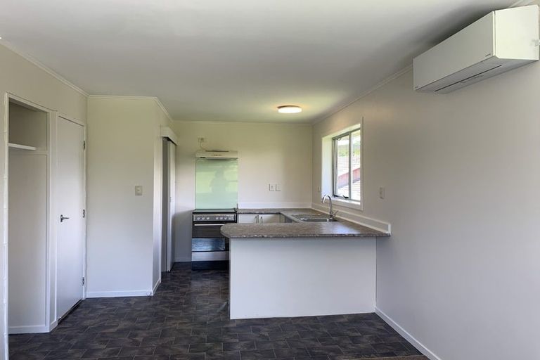 Photo of property in 10 Ciprian Place, Henderson, Auckland, 0612