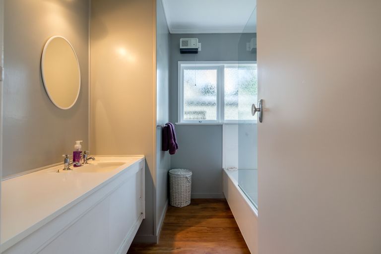 Photo of property in 2/142 Halsey Drive, Lynfield, Auckland, 1042