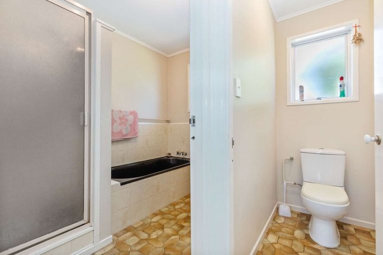 Photo of property in 18 Waterlea Avenue, Mangere Bridge, Auckland, 2022