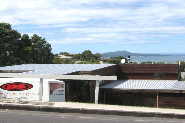 Photo of property in 69 Lyons Avenue, Murrays Bay, Auckland, 0630