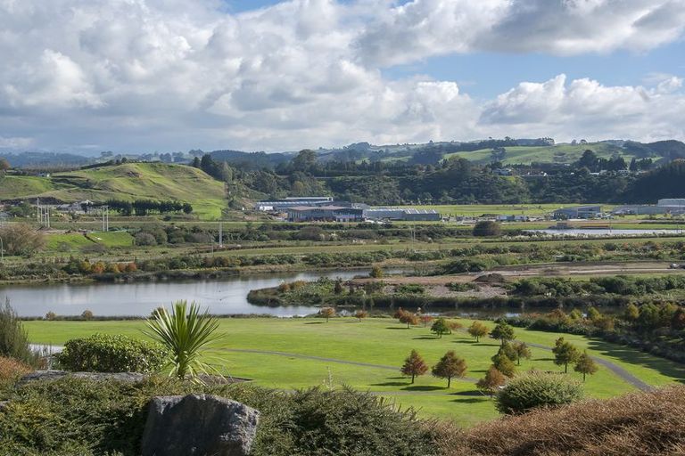 Photo of property in 91 Mortlake Heights, Pyes Pa, Tauranga, 3112