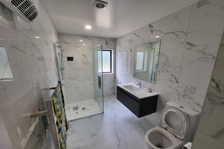 Photo of property in 7 Palmetto Place, Goodwood Heights, Auckland, 2105