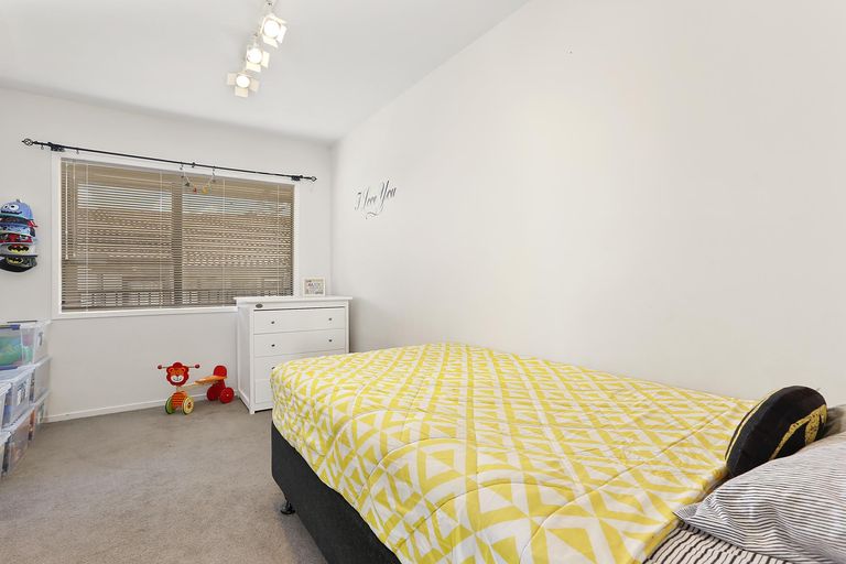 Photo of property in 6 Clearview Heights, Ranui, Auckland, 0612