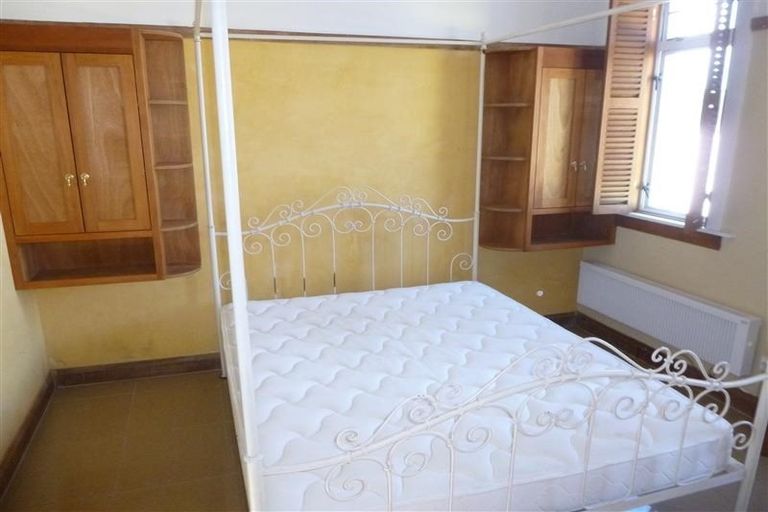 Photo of property in Devonport Apartments, 14/127 Saint Aubyn Street, New Plymouth, 4310