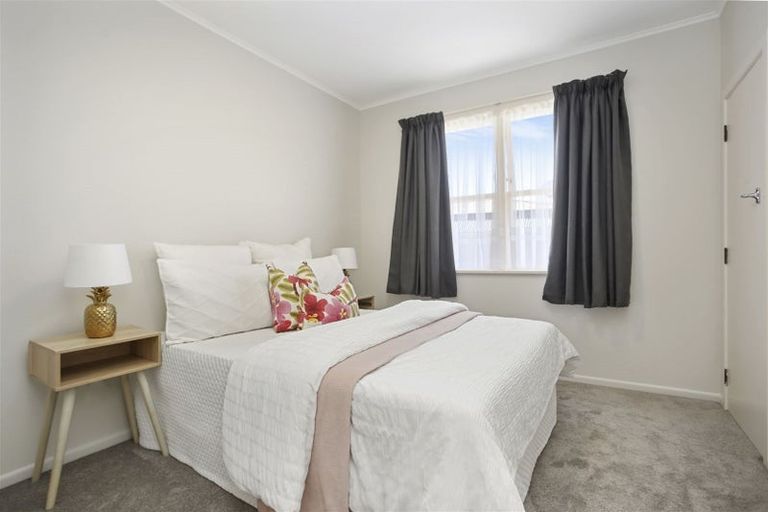 Photo of property in 1/82 Ennis Avenue, Pakuranga Heights, Auckland, 2010