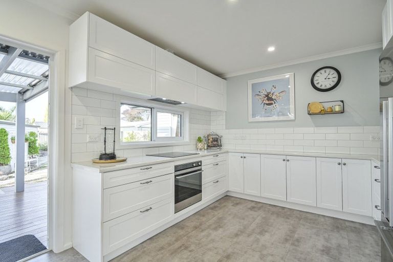 Photo of property in 3 James Cook Street, Havelock North, 4130
