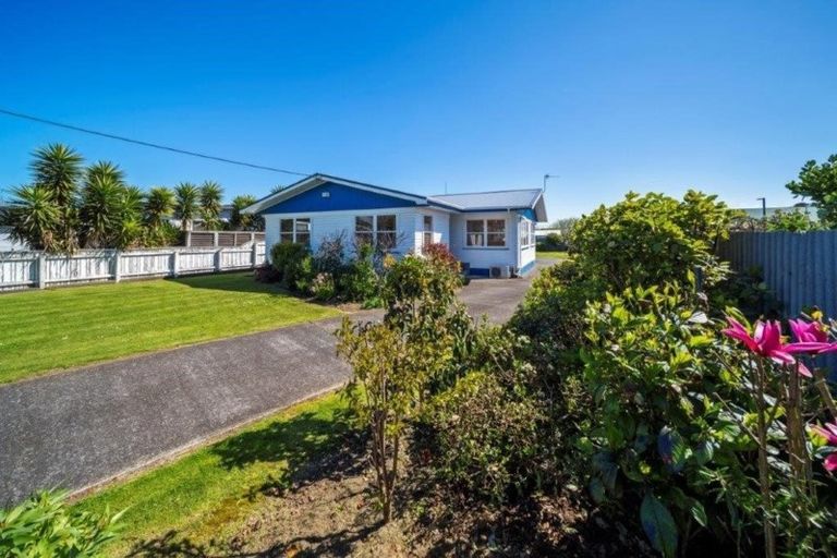 Photo of property in 25 Hunter Street, Hawera, 4610