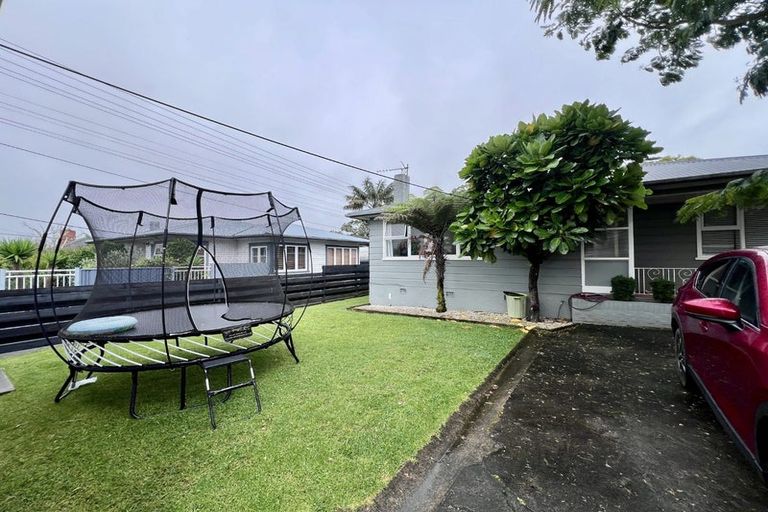 Photo of property in 1/7 Gordon Avenue, Forrest Hill, Auckland, 0620