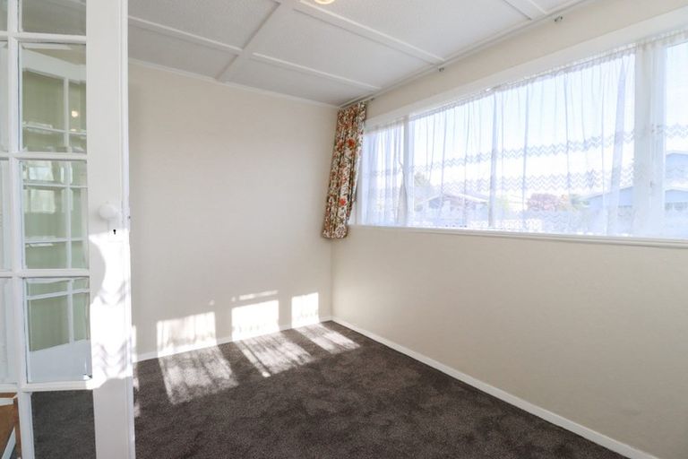Photo of property in 24 Aroha Street, Takaro, Palmerston North, 4410