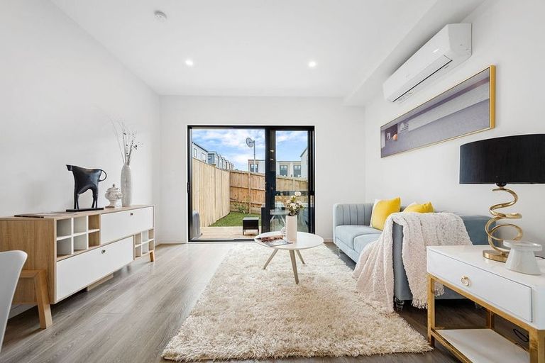 Photo of property in 19/12 Arney Road, Ranui, Auckland, 0612