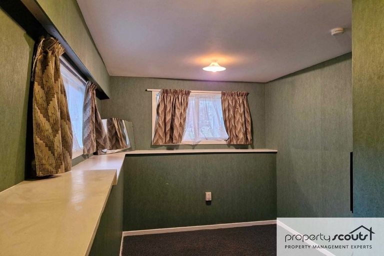 Photo of property in 16 Carlton Terrace, Westown, New Plymouth, 4310