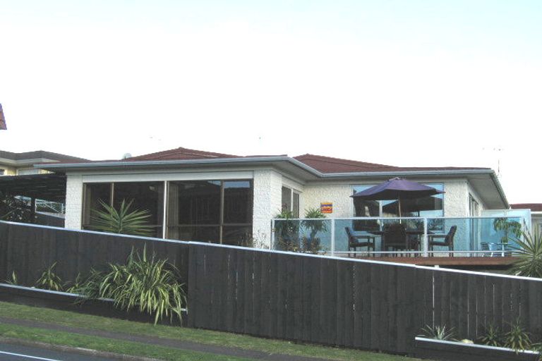 Photo of property in 88 Takutai Avenue, Half Moon Bay, Auckland, 2012