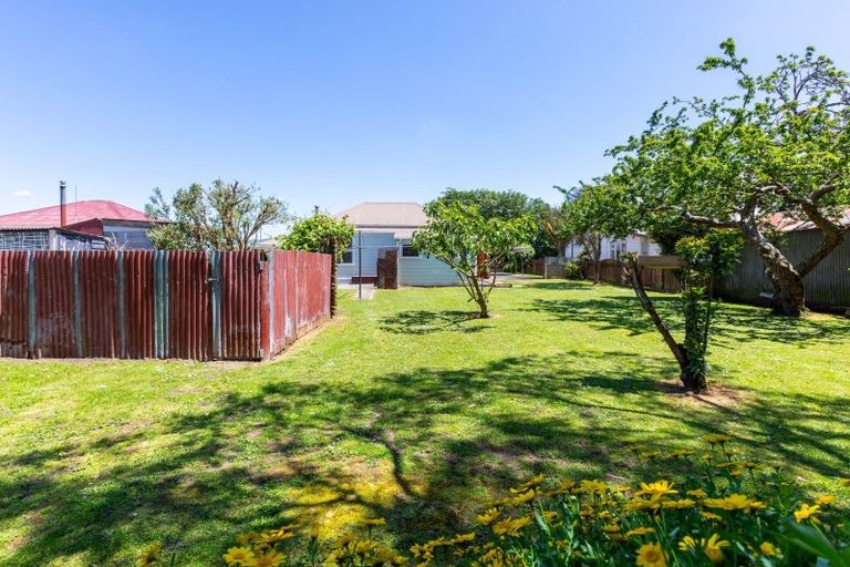 Photo of property in 46 Ross Street, Woodville, 4920