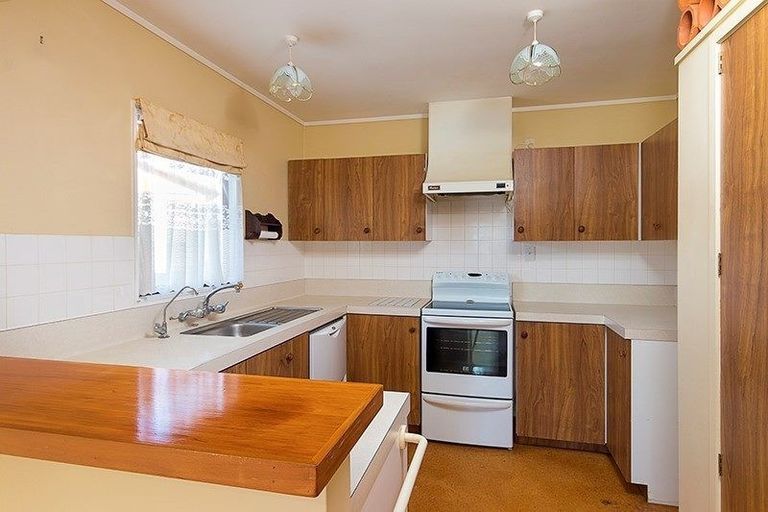 Photo of property in 32 Norfolk Rise, Waiuku, 2123