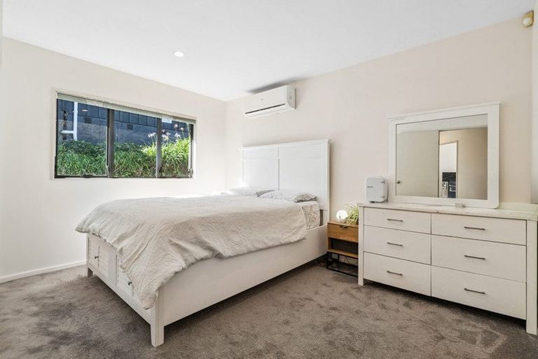 Photo of property in 72l Seabrook Avenue, New Lynn, Auckland, 0600