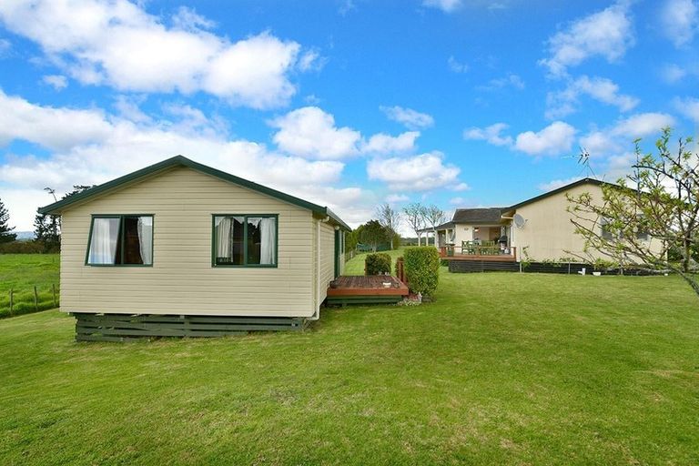 Photo of property in 100 South Head Road, South Head, Helensville, 0874