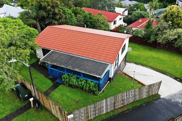 Photo of property in 17 Rehia Road, Massey, Auckland, 0614