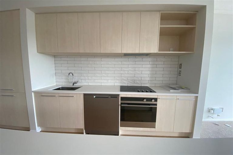 Photo of property in 8 Mahalo Avenue, Wiri, Auckland, 2104