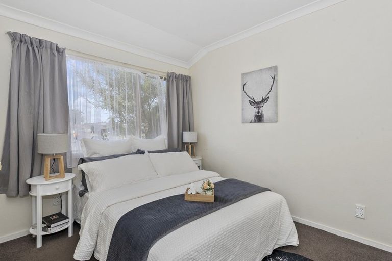 Photo of property in 15 Harvard Court, Melville, Hamilton, 3206