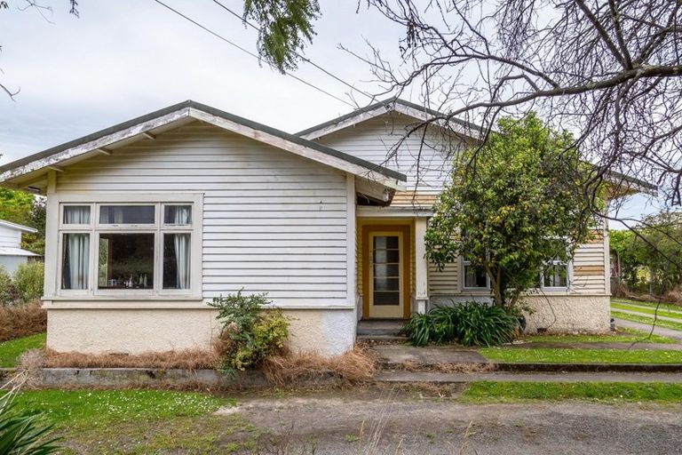 Photo of property in 13 Daniel Street, Martinborough, 5711