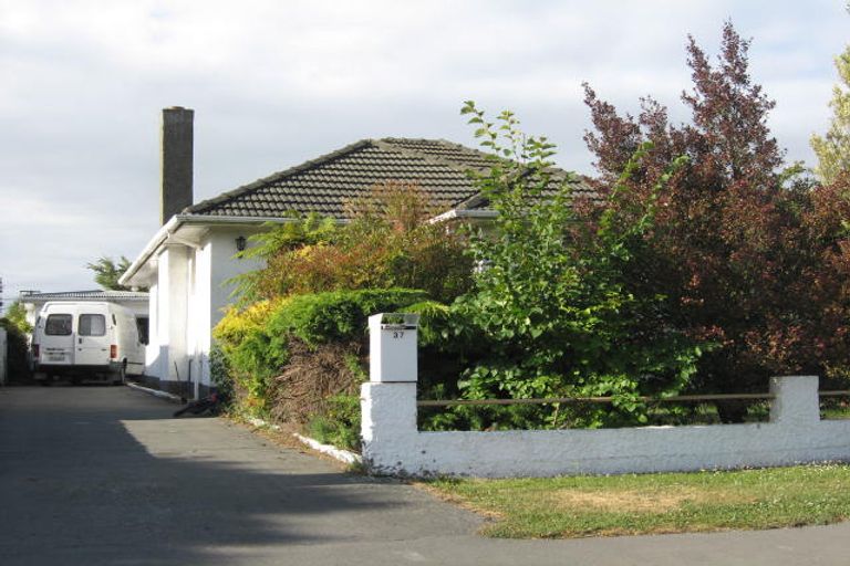 Photo of property in 37 Acacia Avenue, Upper Riccarton, Christchurch, 8041