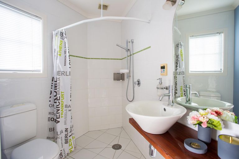 Photo of property in 2 Rexwood Estate, Carterton, 5713