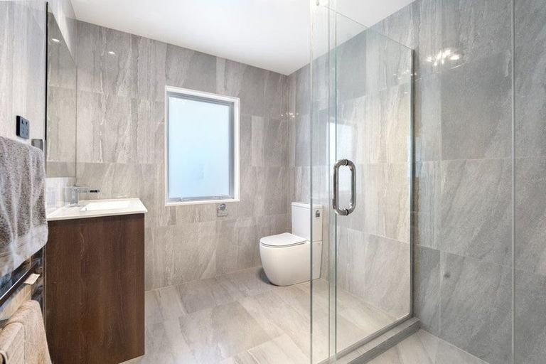 Photo of property in 18 Kahu Close, Orewa, 0931