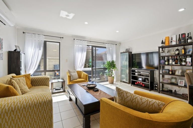 Photo of property in 75 Nautilus Drive, Gulf Harbour, Whangaparaoa, 0930