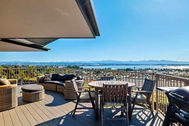 Photo of property in 18 Clairmont Heights, Stoke, Nelson, 7011