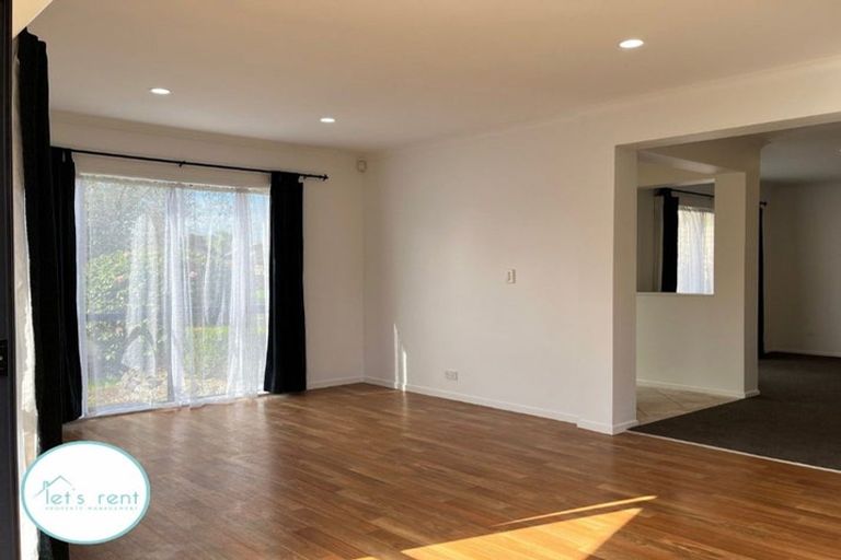 Photo of property in 60 Sheriff Place, Randwick Park, Auckland, 2105