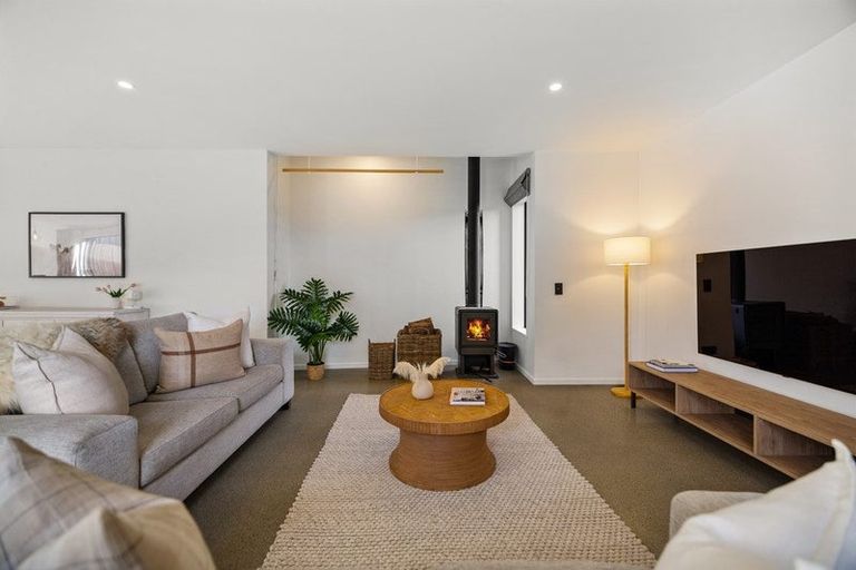 Photo of property in 69 Howden Drive, Jacks Point, 9371