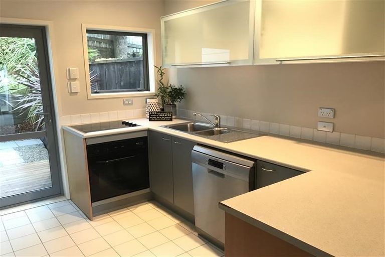Photo of property in 3/17 Pannill Place, Oteha, Auckland, 0632